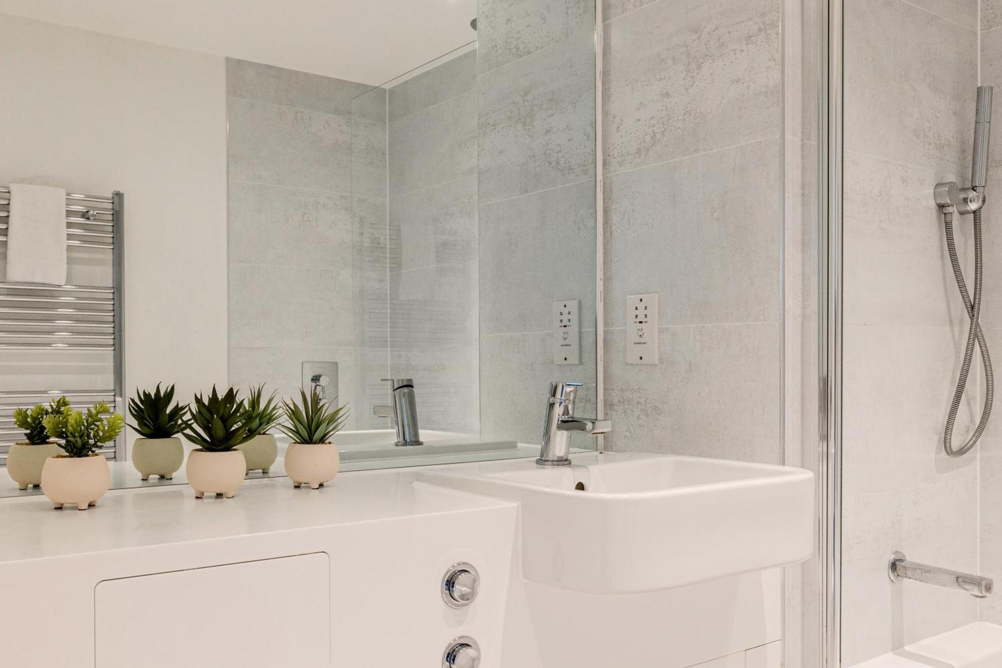 Absolutely Stunning 1br Flat, 20 Min To The Centre * Londra